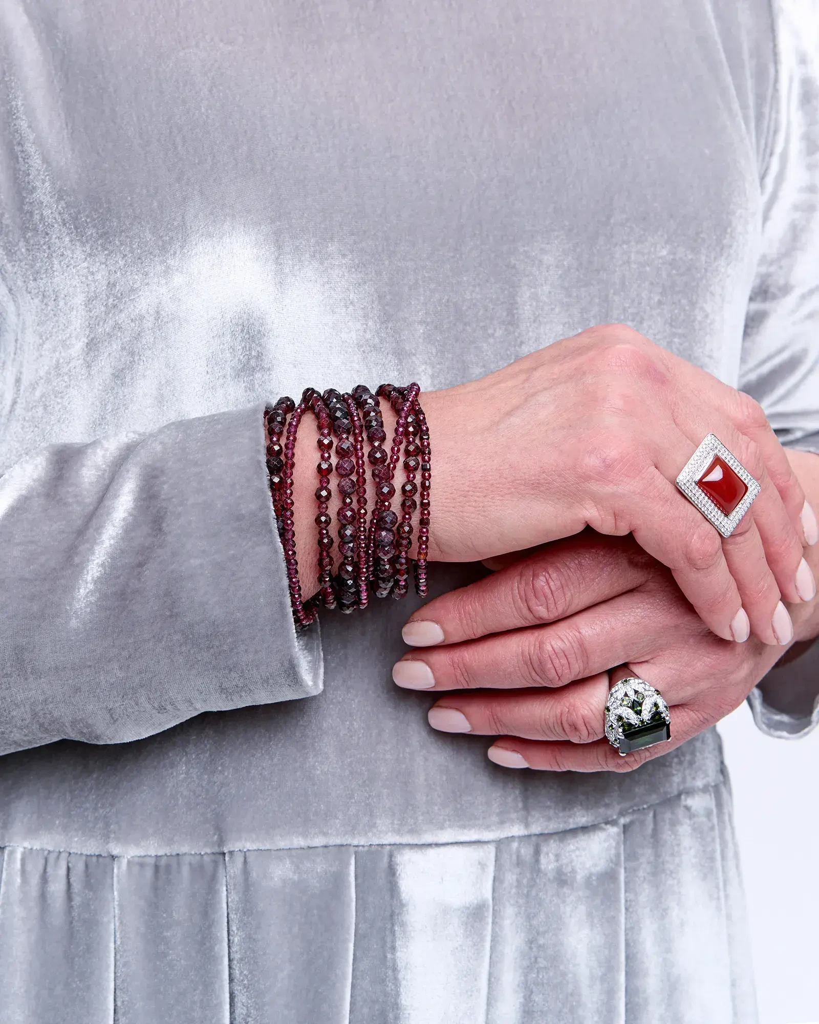 Гранат: камень страсти, энергии и январской защиты