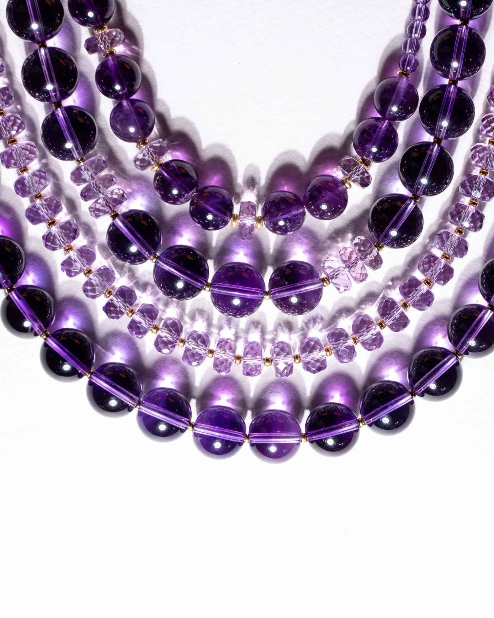 Аметист: от королевской роскоши до доступной элегантности