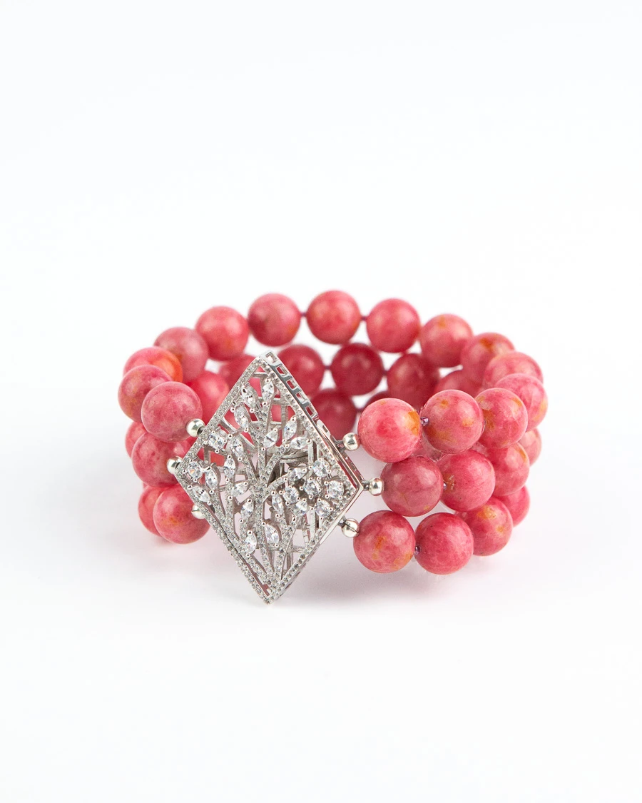 Родонит: редкий камень, который ценят за подлинность