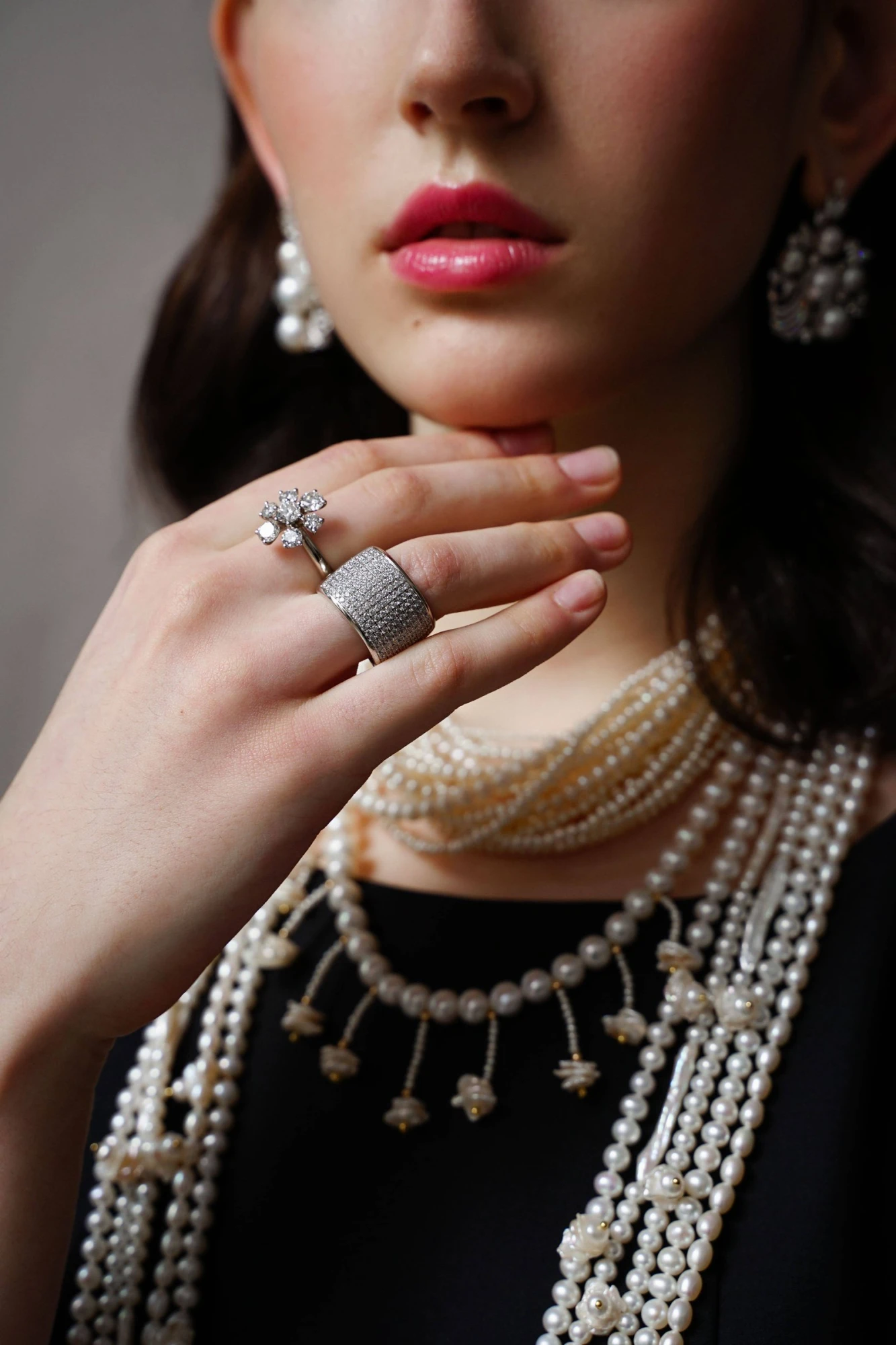 Что подарить женщине на 50 лет: идеи, которые действительно работают