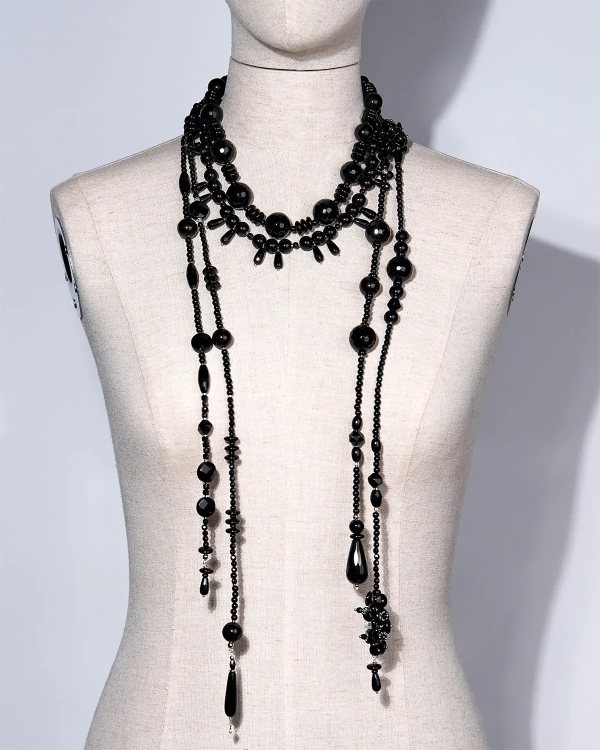 Бусы из черного агата и гагата Бусы из черного агата и гагата - мастерская Надежды Бойко